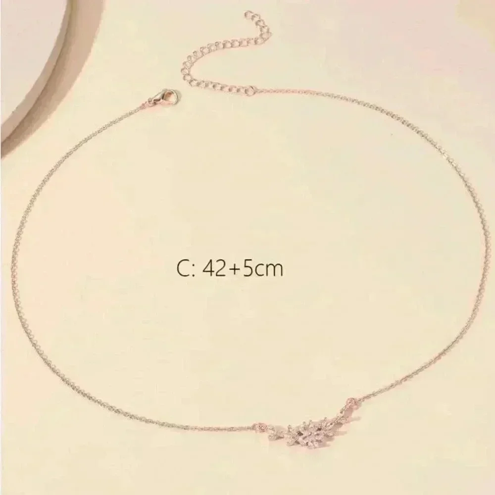 ⚠️Clearance Flower Charm Necklace Rose Gold - Picture 3 of 3